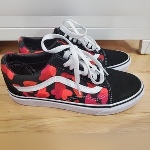 Vans Old Skool Heart pattern sneakers size 8.5